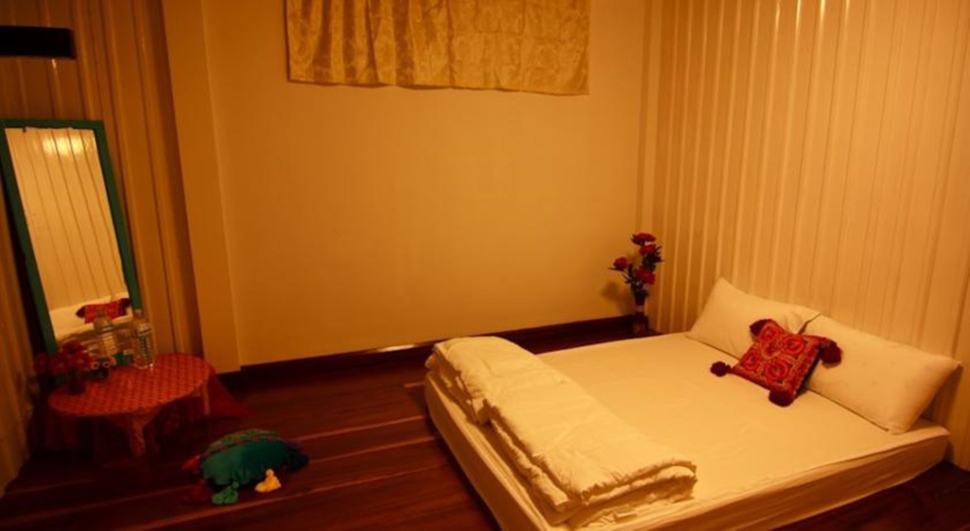 Chezmoi Handicraft & Homestay