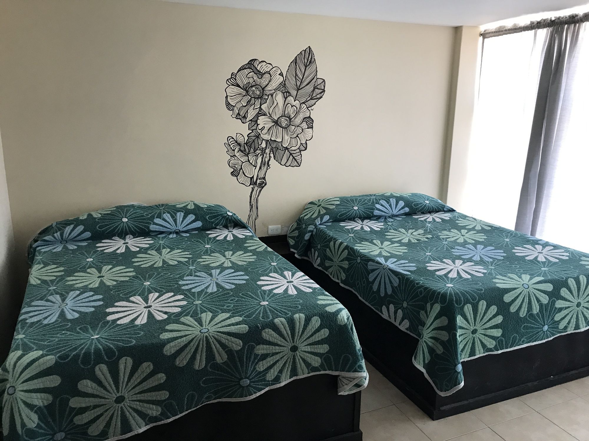 Hotel June