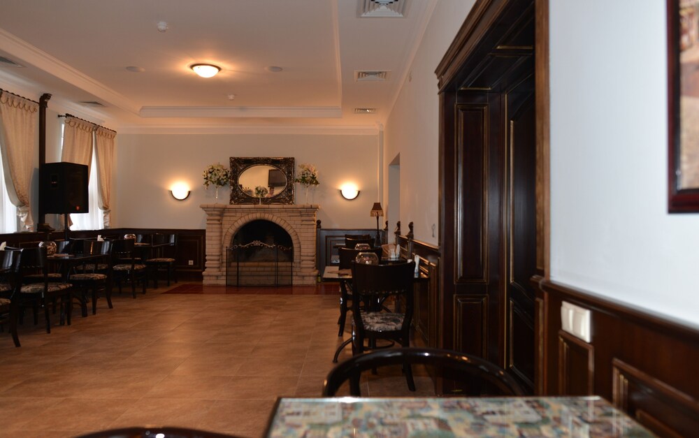 Orange House Hotel