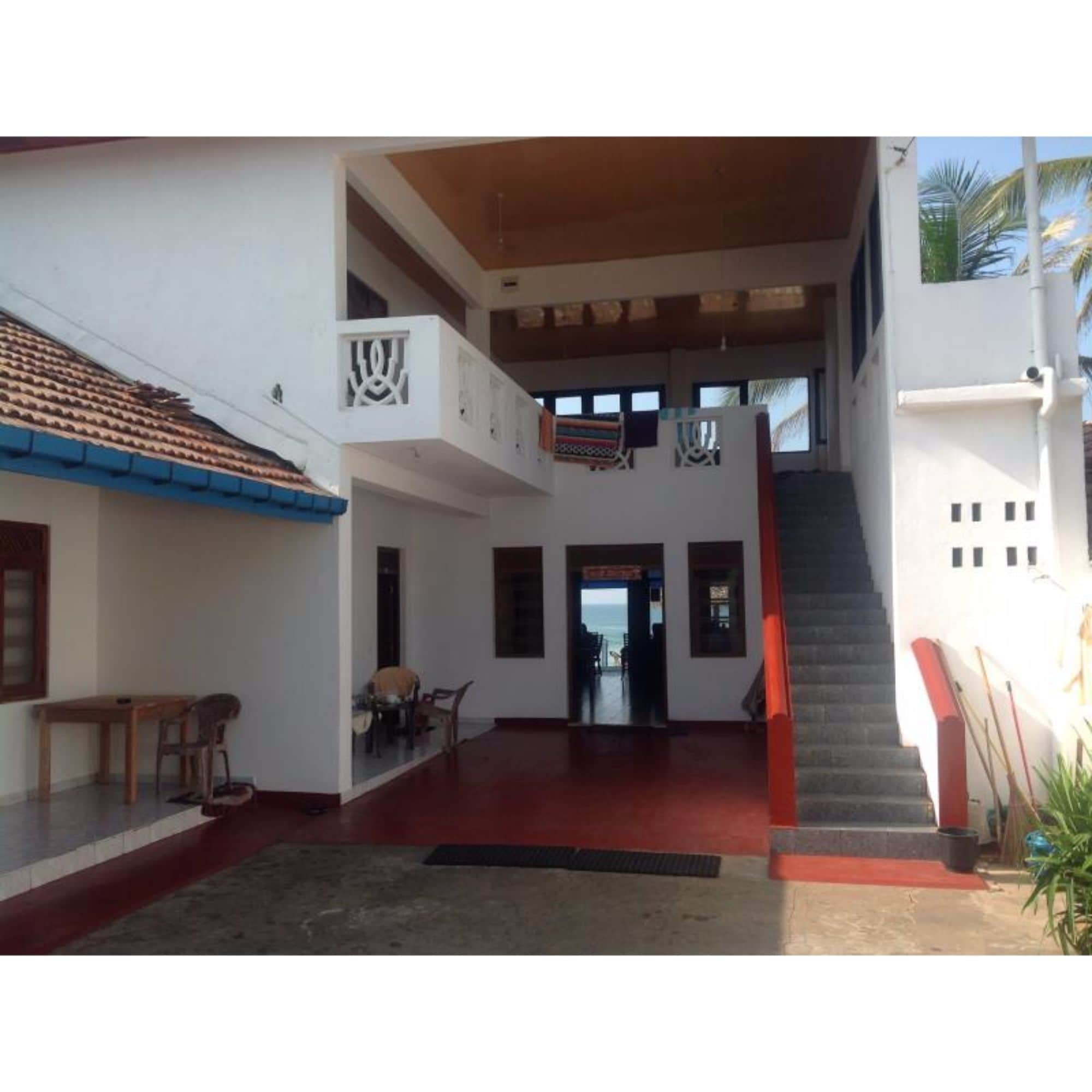 Budde's Beach Restaurant & Guesthouse