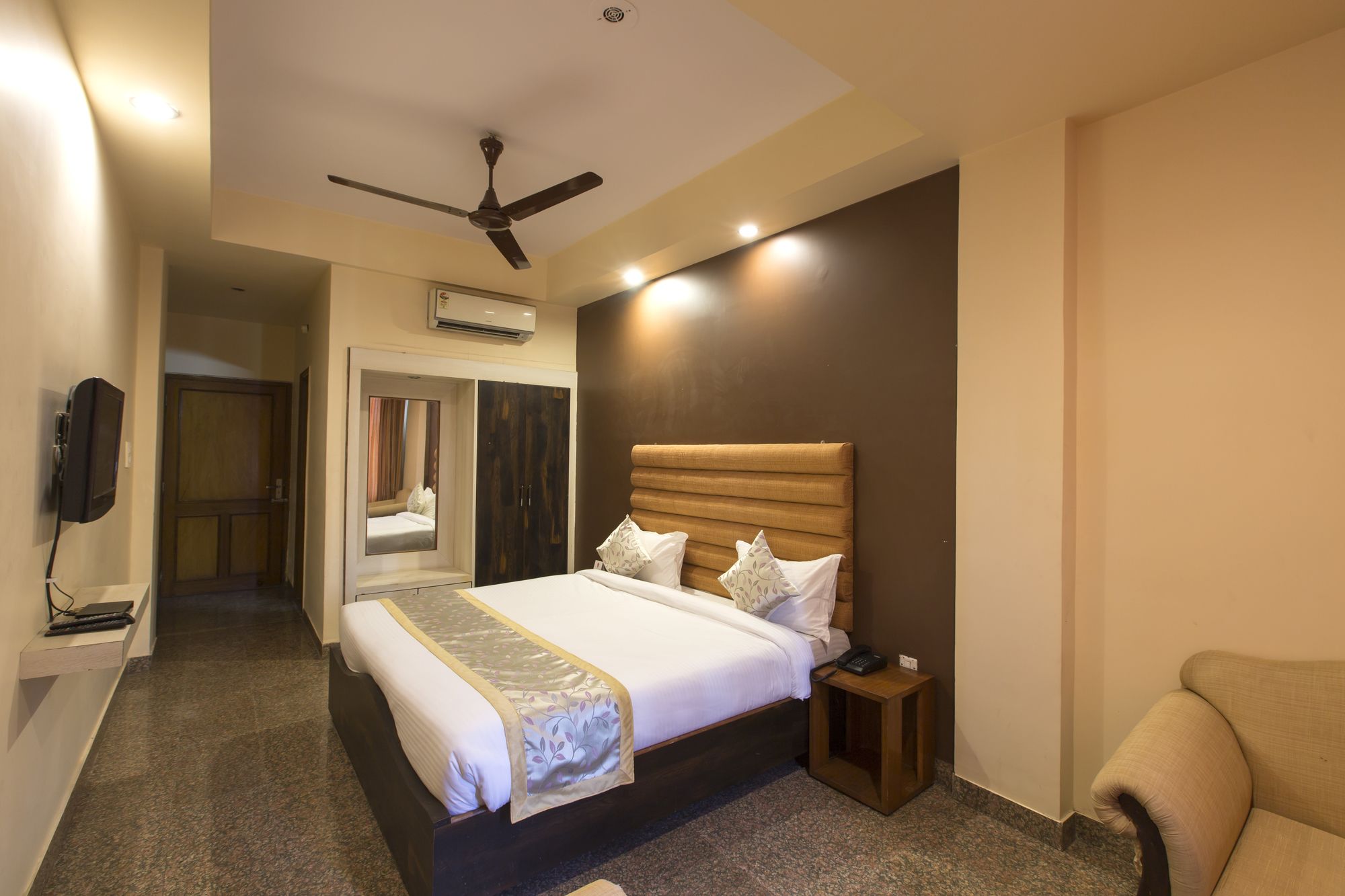 OYO Collection O 80885 Hotel Garden View