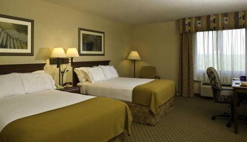 Holiday Inn Express Nashville Airport