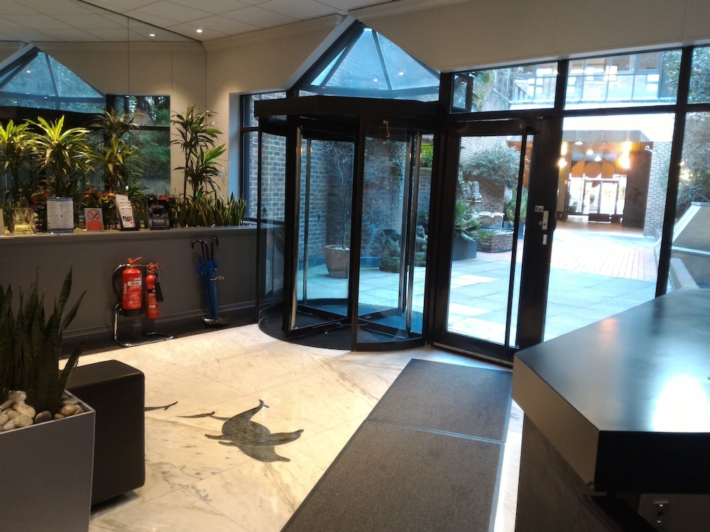 Monarch House Serviced Apartments