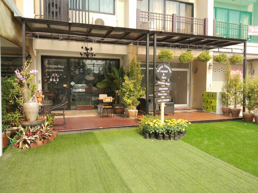 Bann Tawan Hostel & Spa