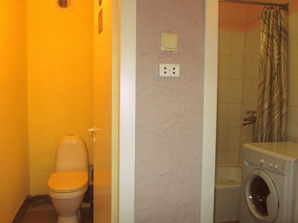 Old Flat Guest House Na Zhukovskogo