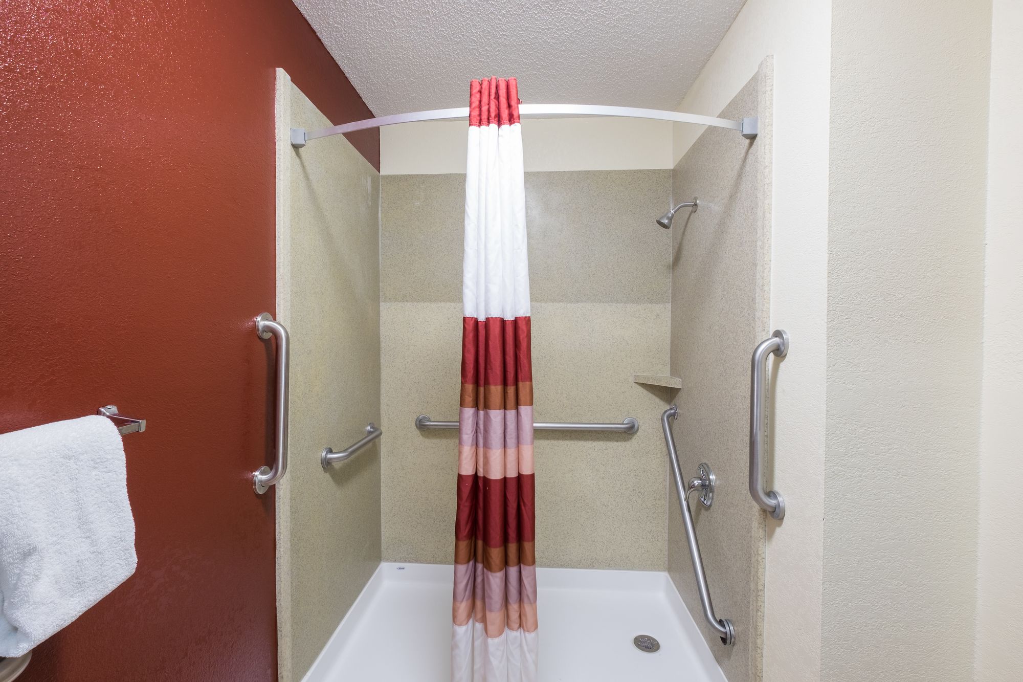 Red Roof Inn & Suites Savannah