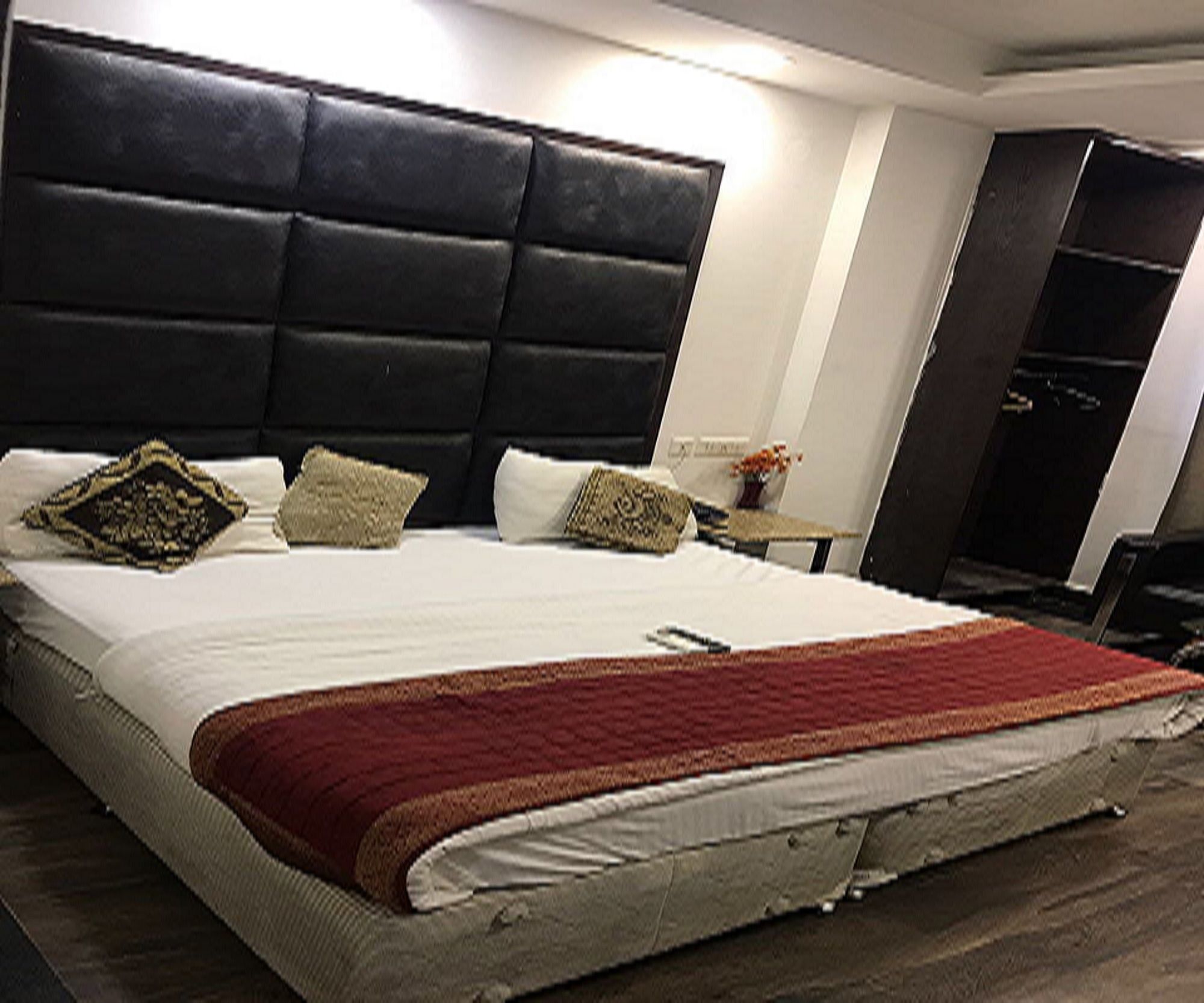Hotel Metro Plaza