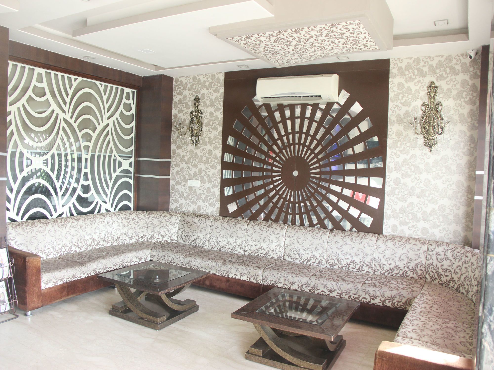 Hotel R K Palace