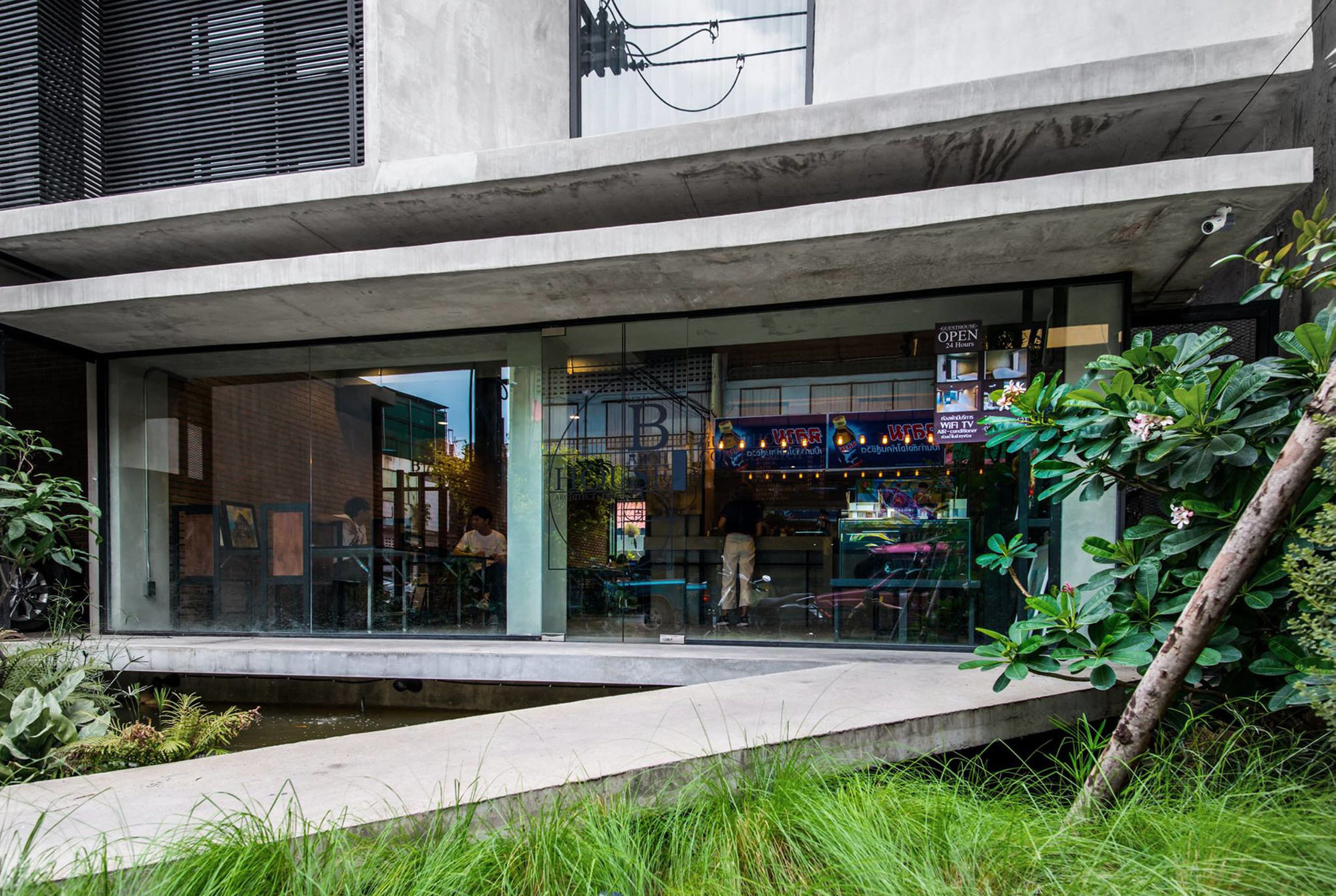 B Arch House