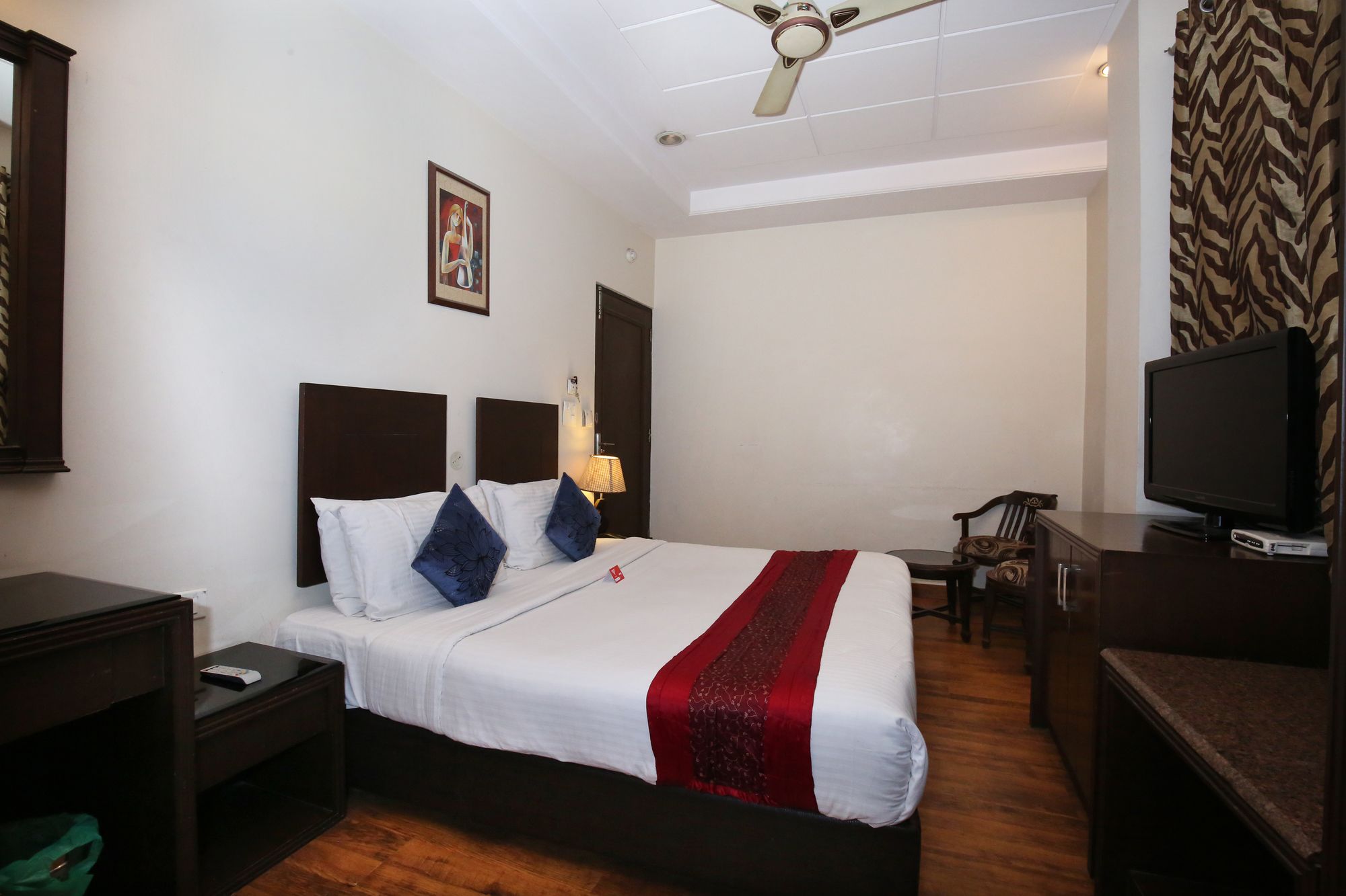 Oyo Flagship 113 Golden Temple Road