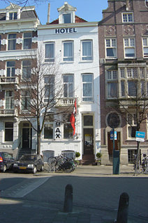 Max Hotel