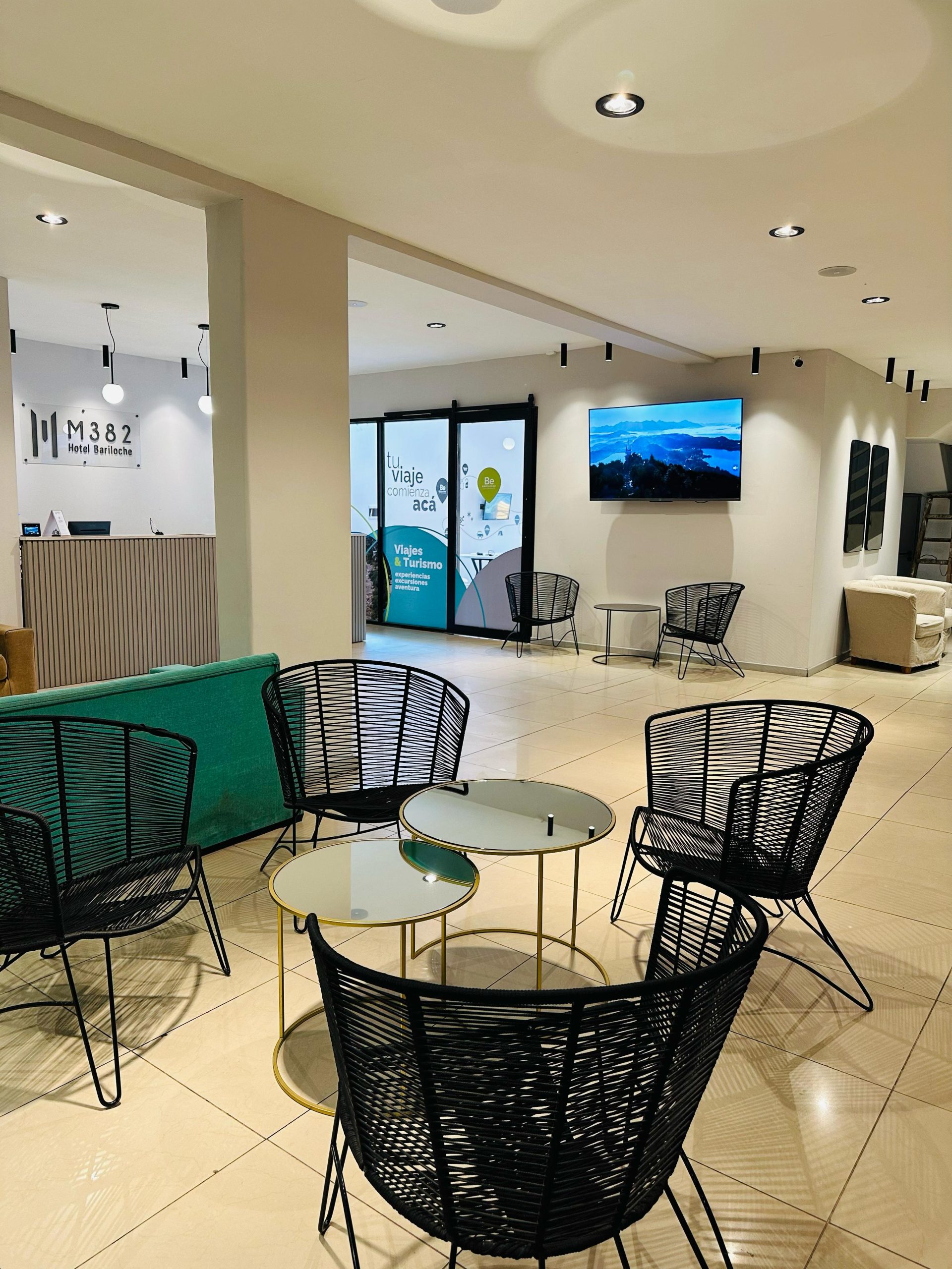 M382 HOTEL BARILOCHE