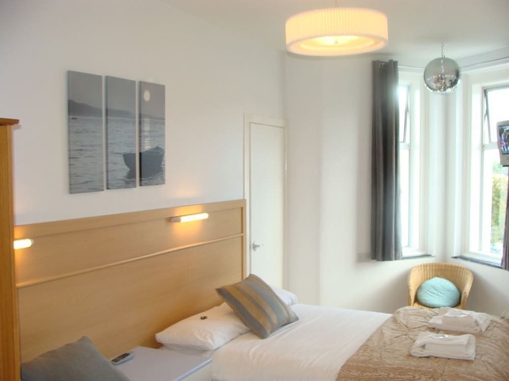 Bonnington Beach Hotel