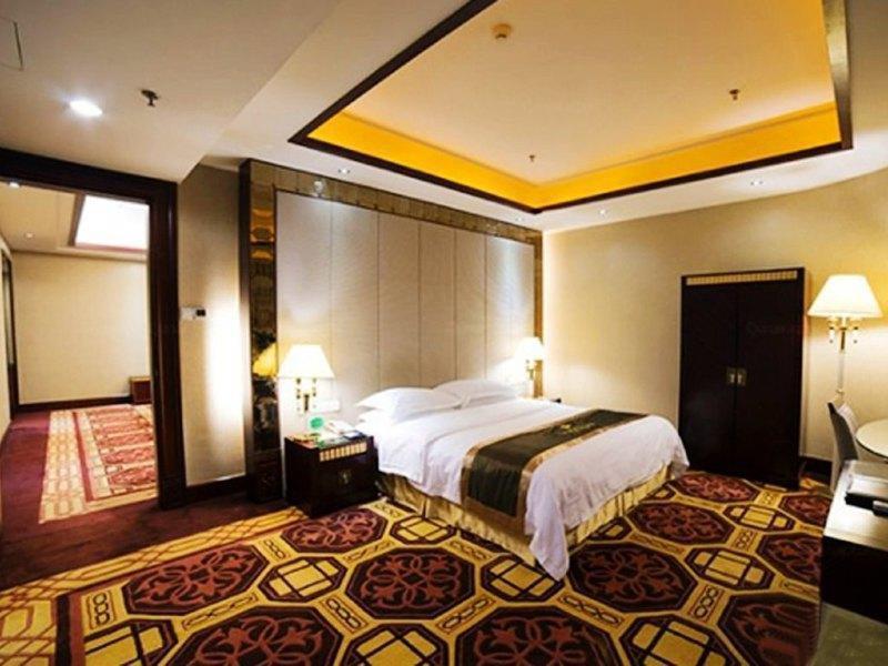 Yijian Holiday Hotel