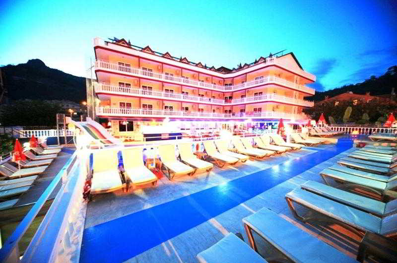 Musti's Royal Plaza Hotel
