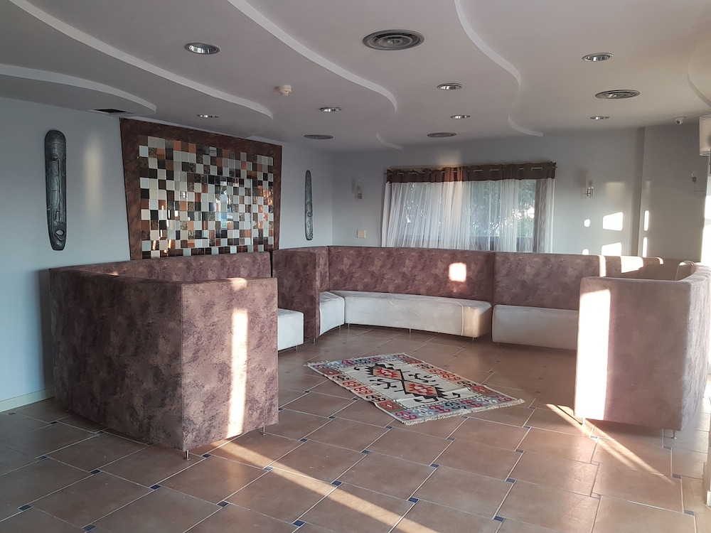 Maira Beach Hotel