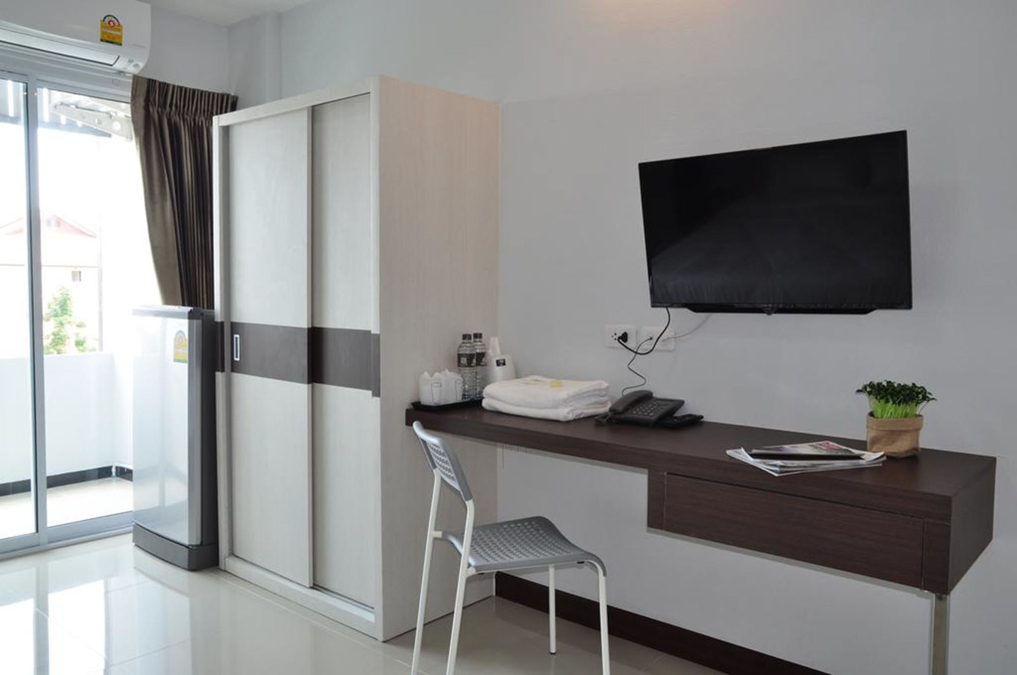 C Room Budget Hotel