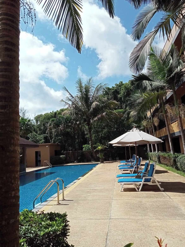 Nai Yang Beach Hotel
