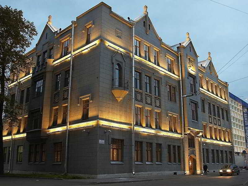 Lancaster Court