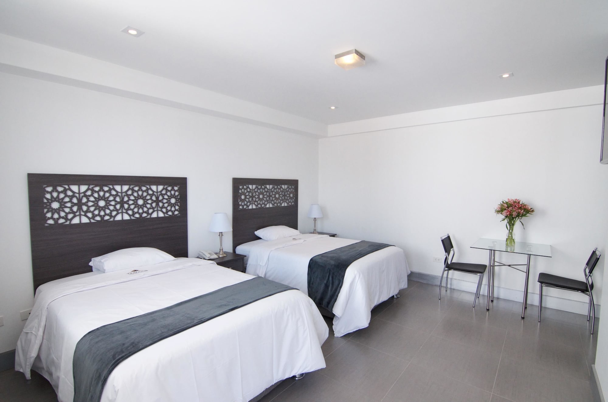 SureStay Plus Hotel by Best Western Tierra Sur Colonial