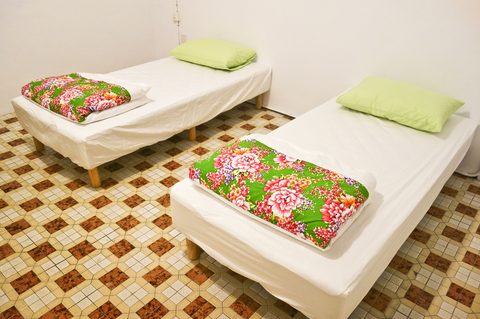 T Life Hostel