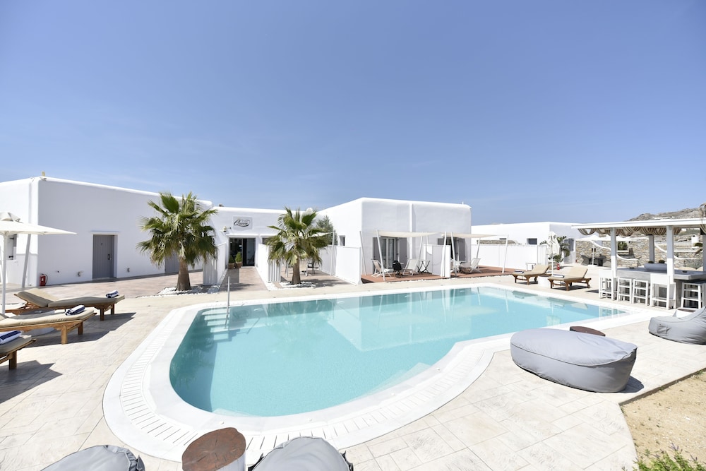 Queen Boutique Suites