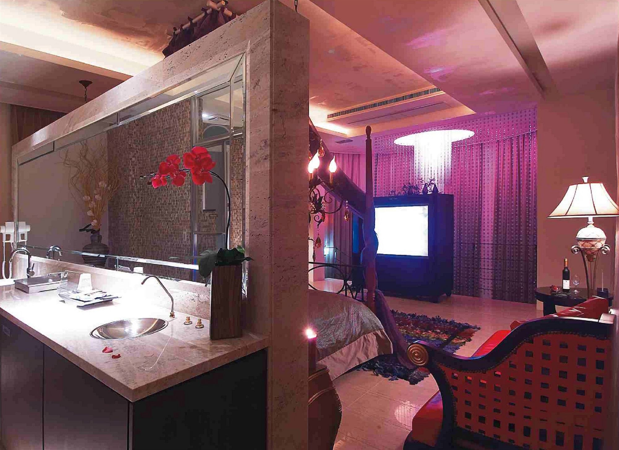 Li Hsin Motel