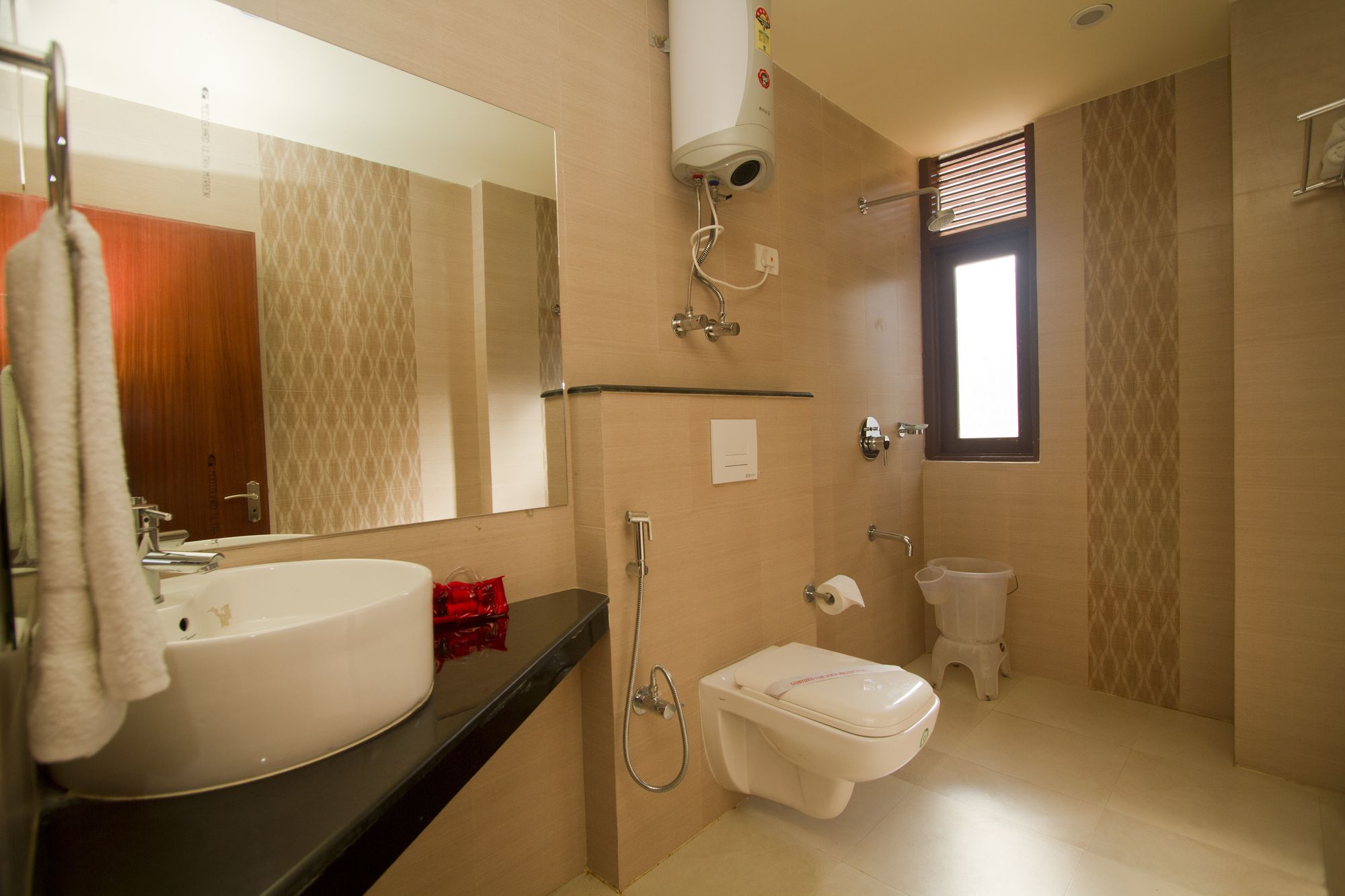 Hotel Eco Groves by OYO Rooms