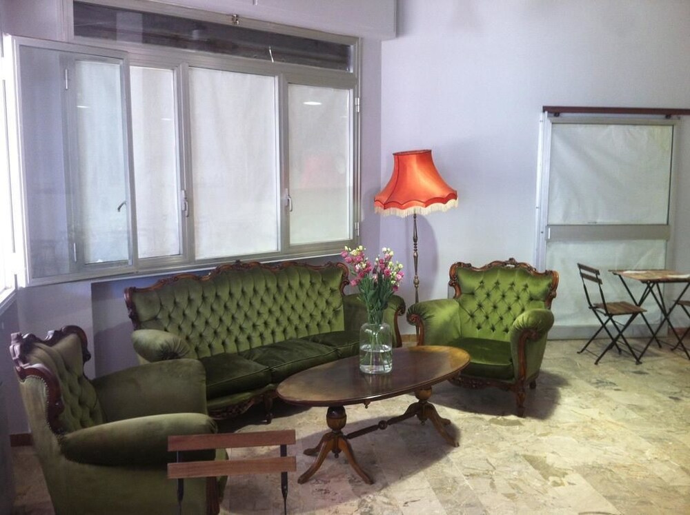L'Hotel X