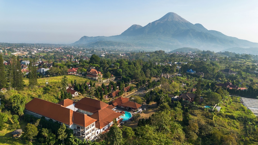 Royal Trawas Hotel & Cottages