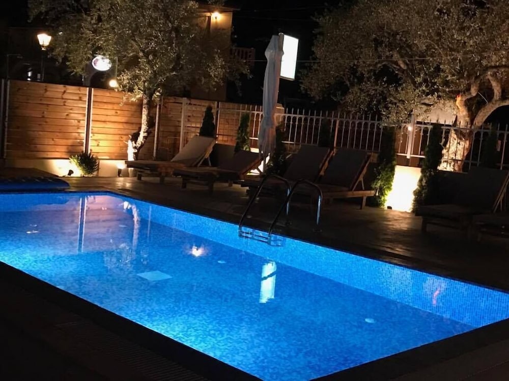 Zante Flower Studios & Apartments