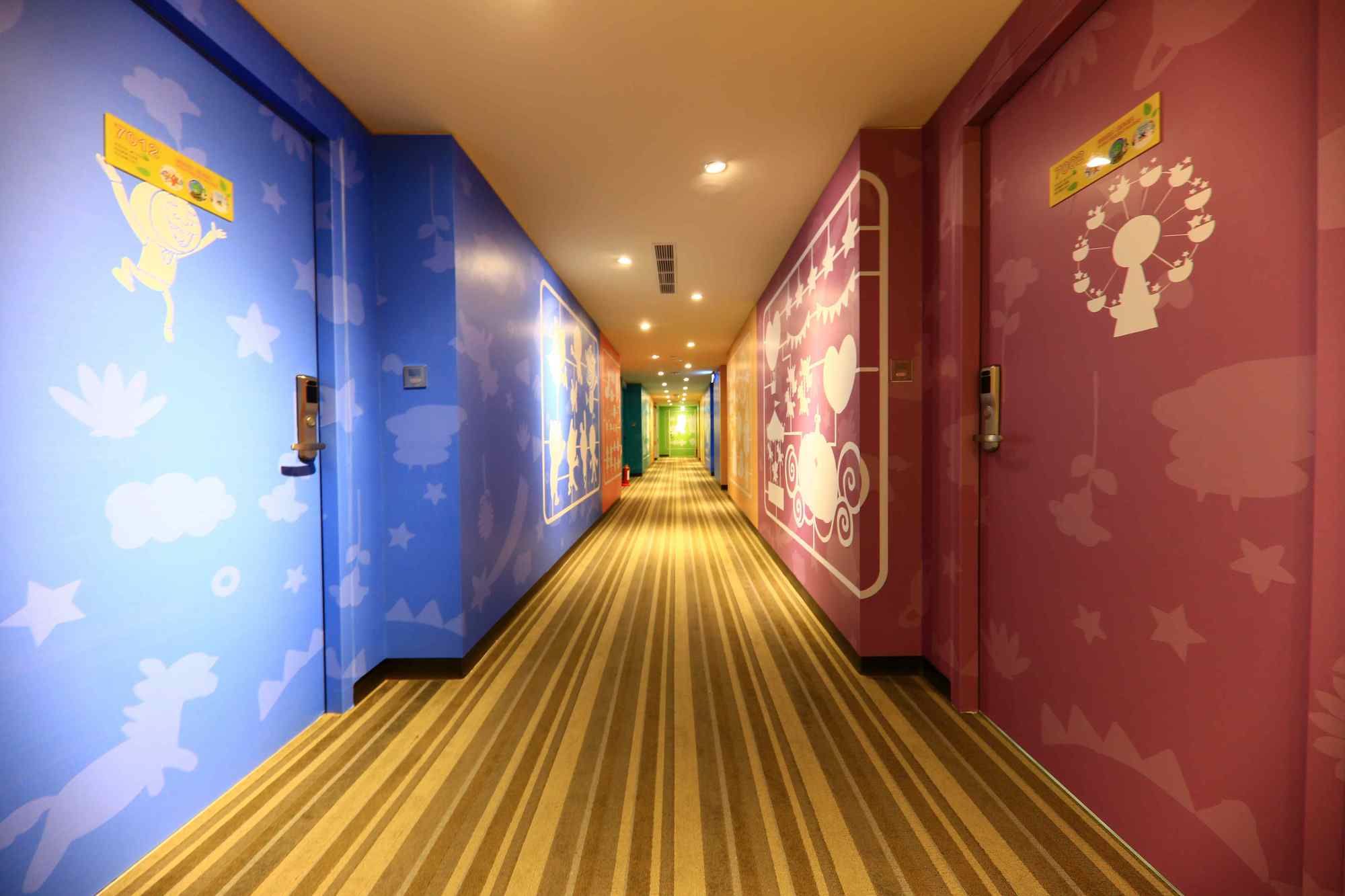 Whoops Hotel