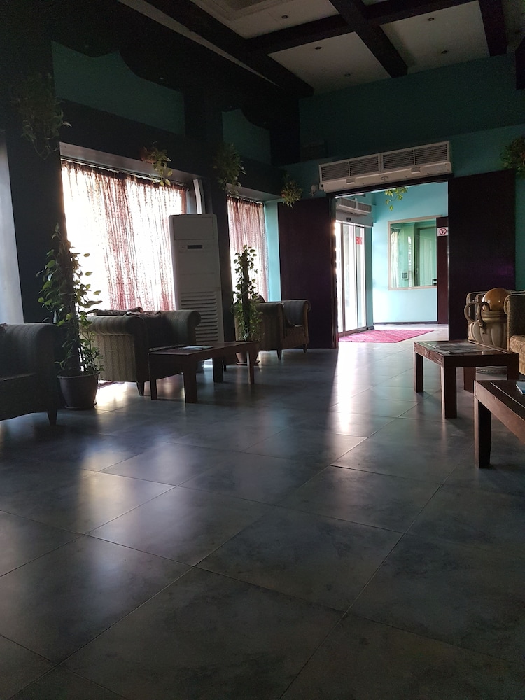 Sahara Hotel