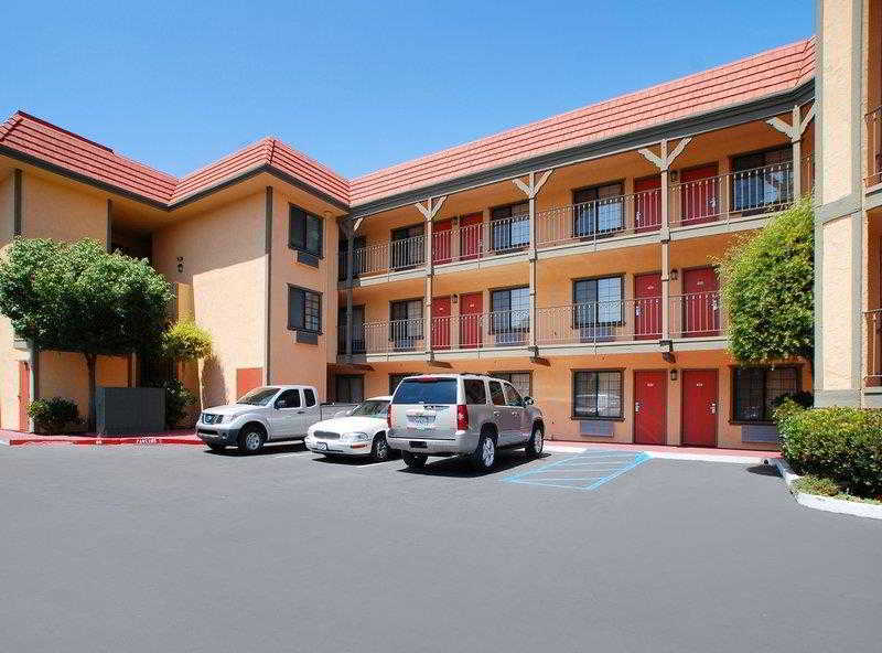 Rancho San Diego Inn & Suites