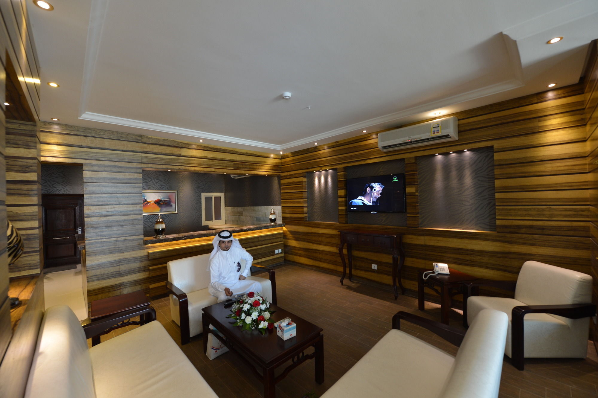 La Fontaine Al Shorouq Suites