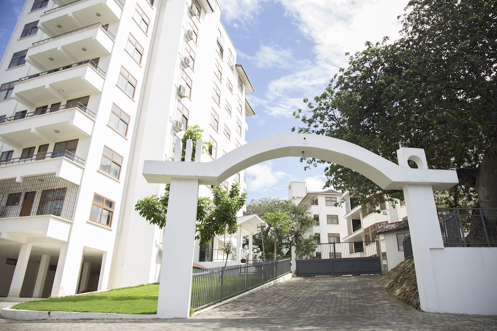 Baobab Hotel Apartments by Zakinn - Dar es Salaam