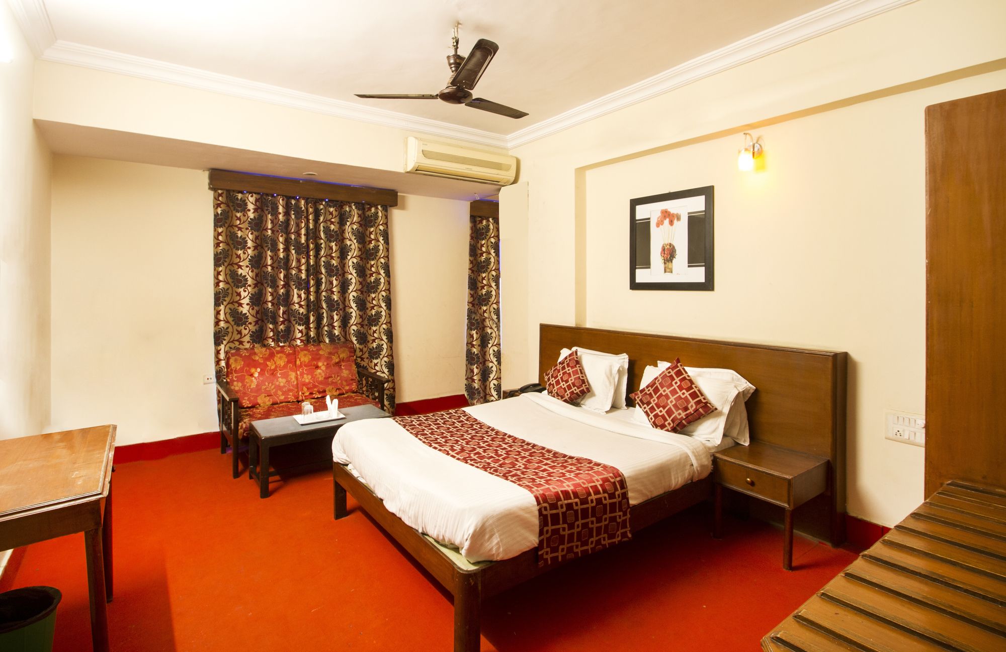 Rainbow Saphire Hotel