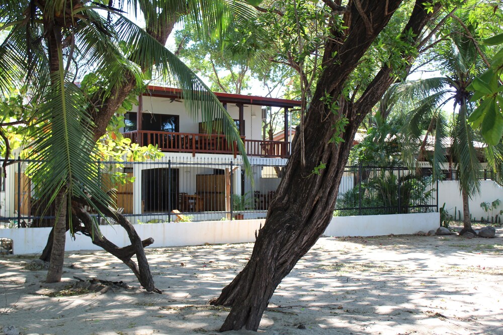 Casa Cook Luxury Beachfront Hotel