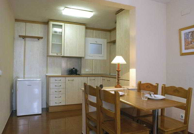 Urh Apartamentos Vila De Tossa