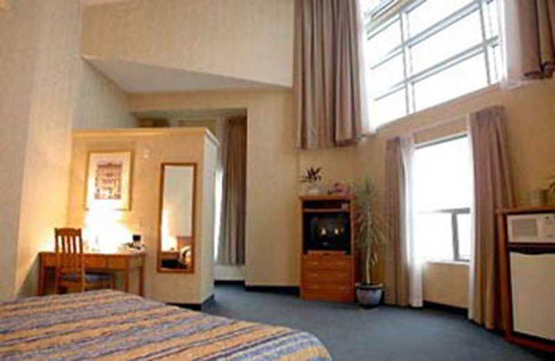 Best Western Plus Uptown Hotel