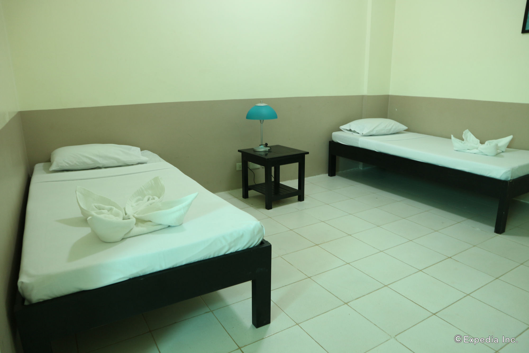 Alphas Place Bed And Breakfast