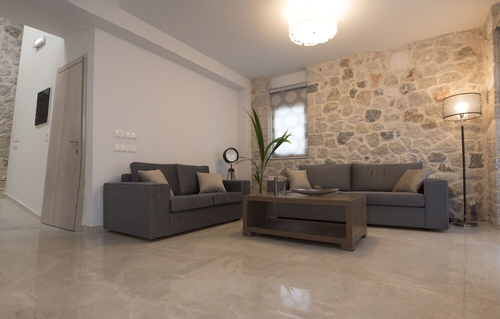 Sperveri Enalio Villas