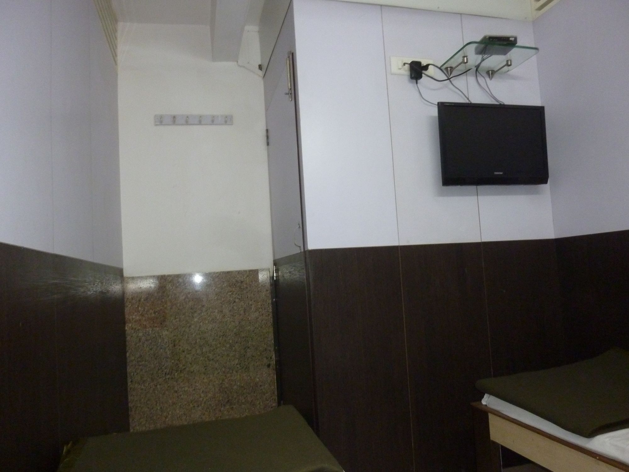 Yadgar Guest House