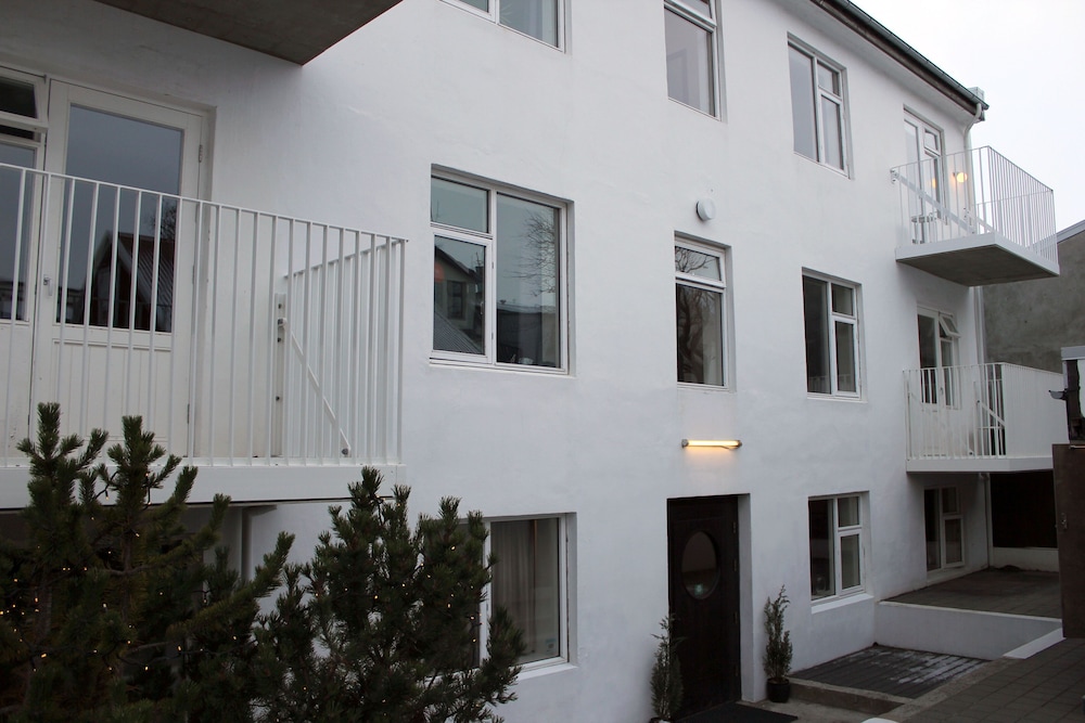 Grettisborg Apartments