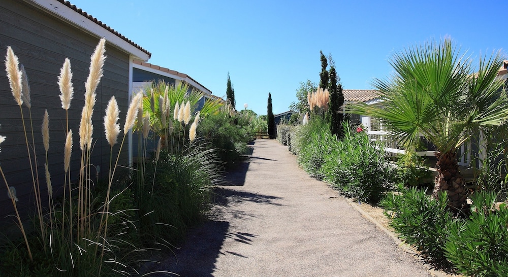 Camping Hameau Des Canisses