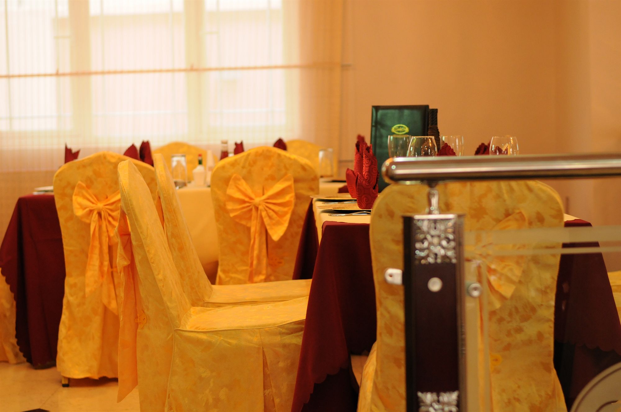 GrandBee Suites