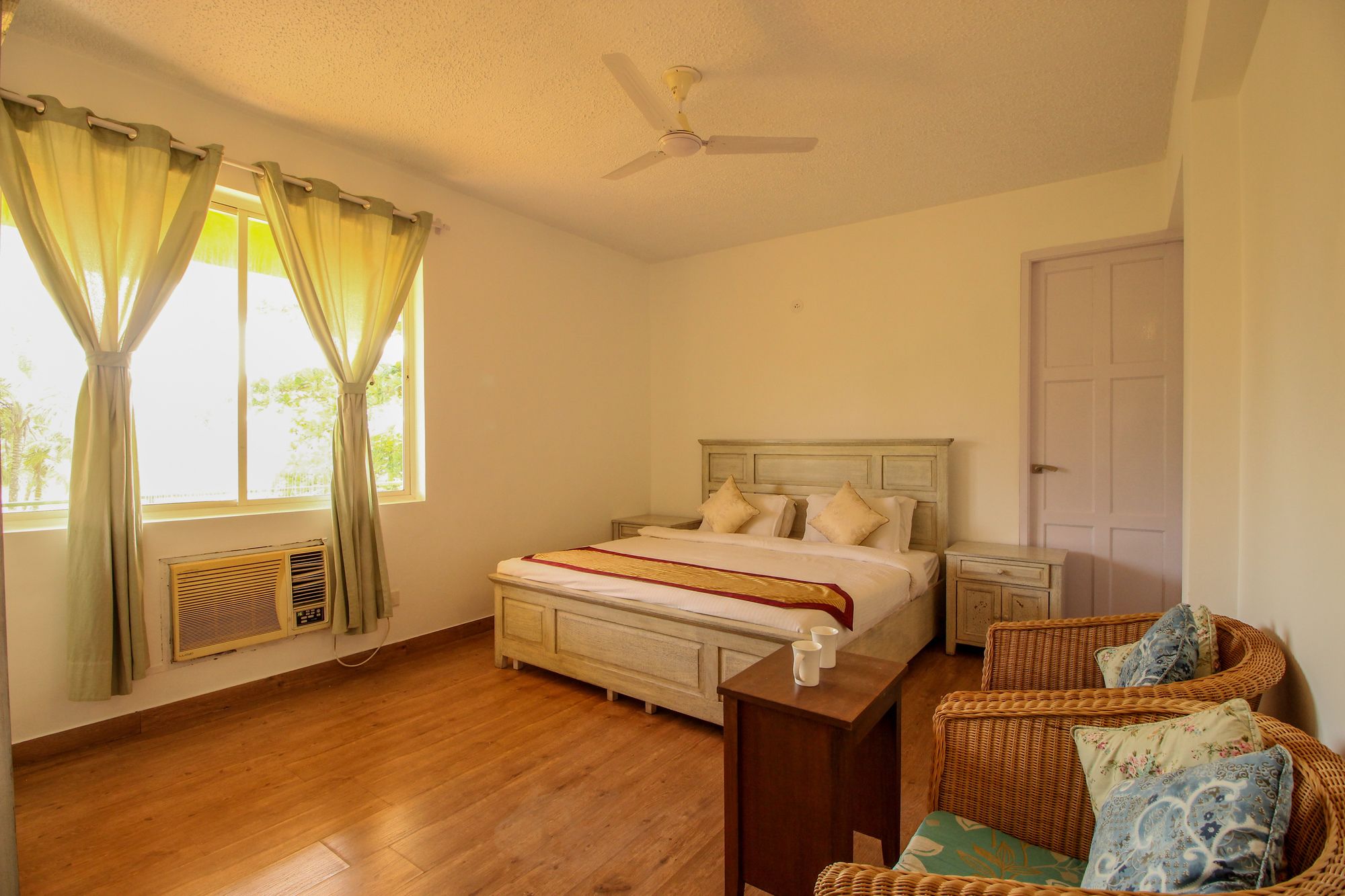 OYO 9872 Home Boutique 2BHK Fatrade Beach