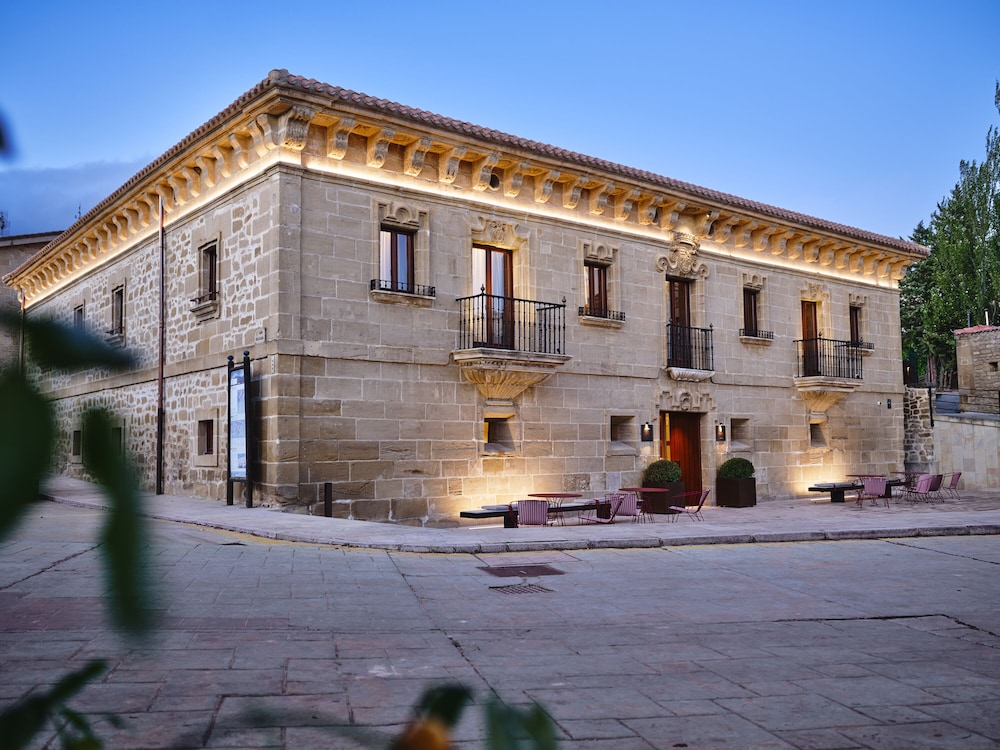 Palacio De Samaniego