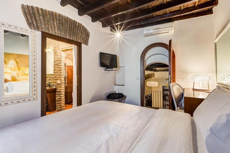 Luxury Navona