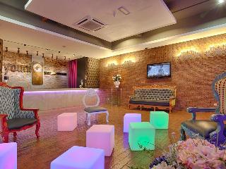 the youniQ Hotel